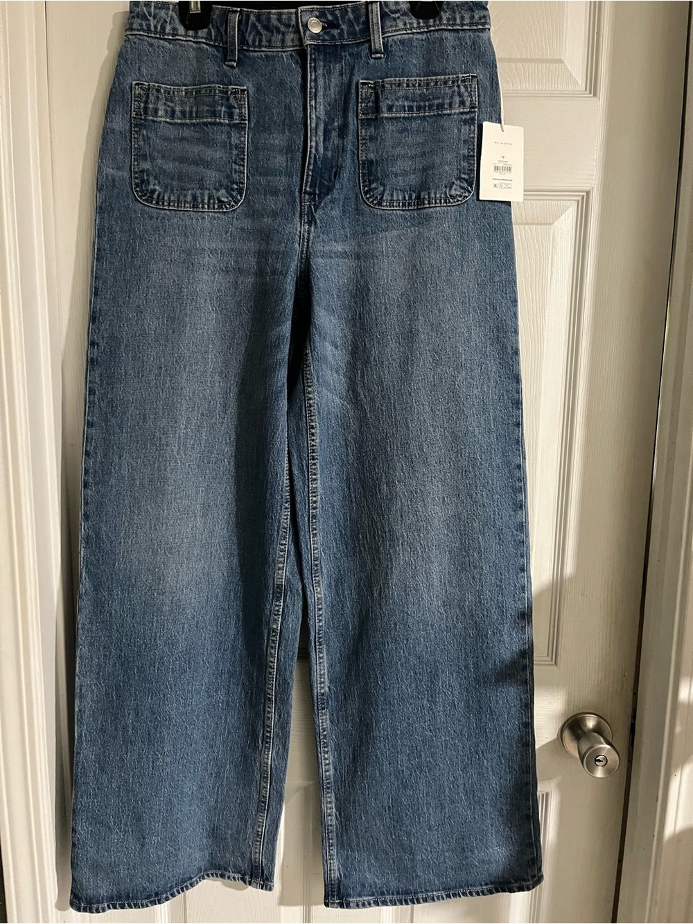 High-Rise Wide-Leg Denim Jeans in Medium Blue